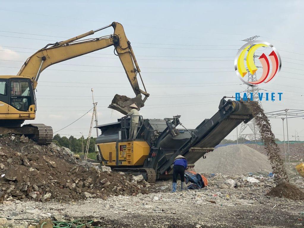 Quản lý chất thải xây dựng hiệu quả tại công trình địa kỹ thuật, phân loại vật liệu phế thải bao gồm đất đá, bê tông vỡ, góp phần bảo vệ môi trường.